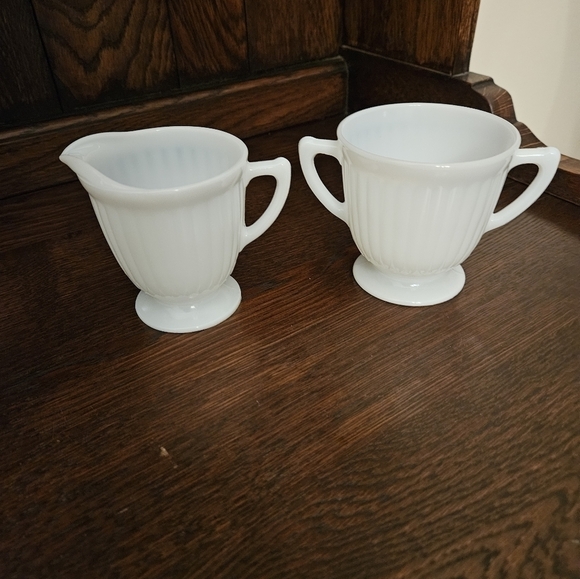 Vintage White Opaque Translucent milk glass cream and sugar. - Picture 5 of 11